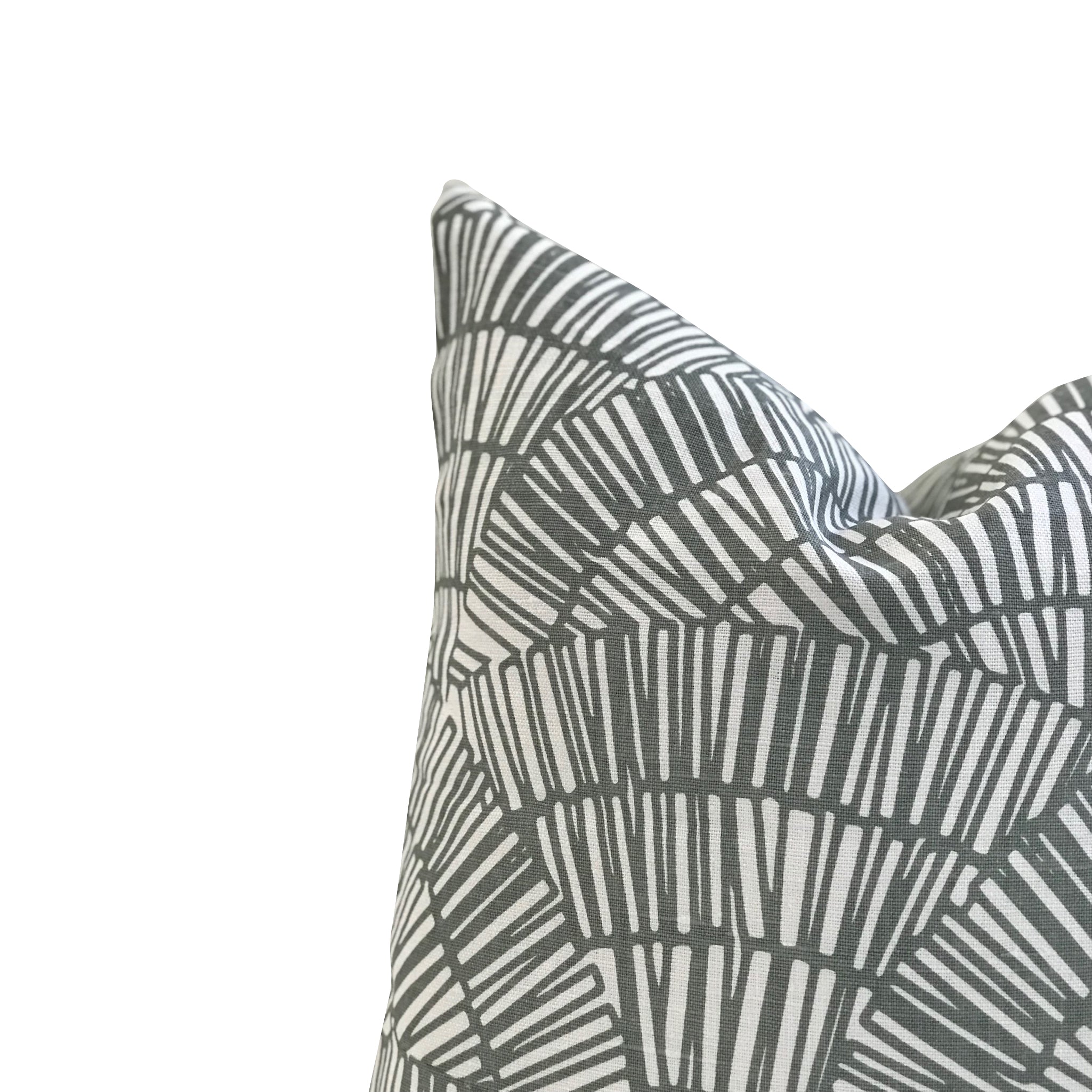 Mer pillow Moss on Oyster - greige design